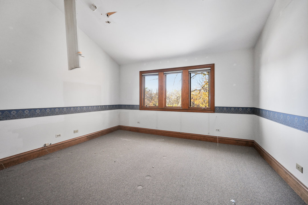 610 N Washington Street, Naperville, IL 60563