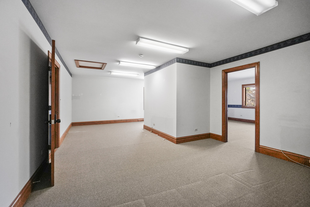 610 N Washington Street, Naperville, IL 60563