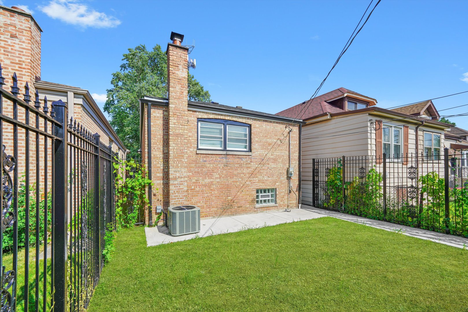 7006 S Bell Avenue, Chicago, IL 60636