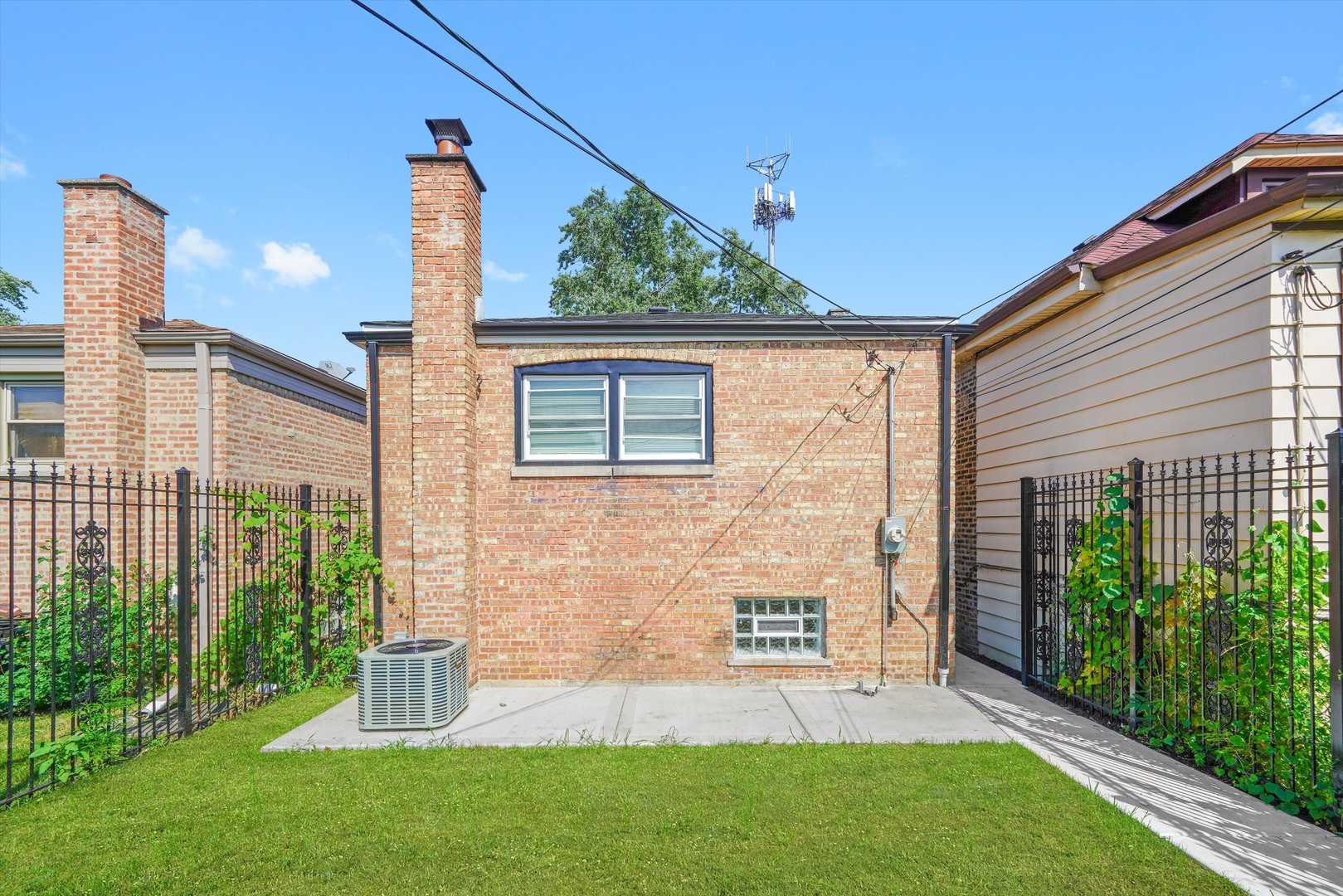 7006 S Bell Avenue, Chicago, IL 60636