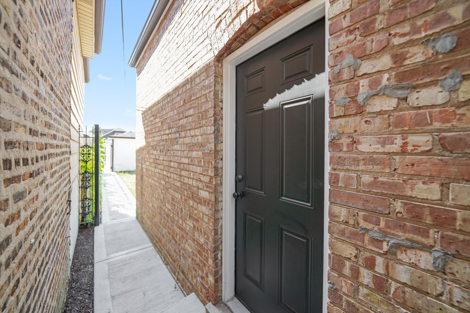 7006 S Bell Avenue, Chicago, IL 60636