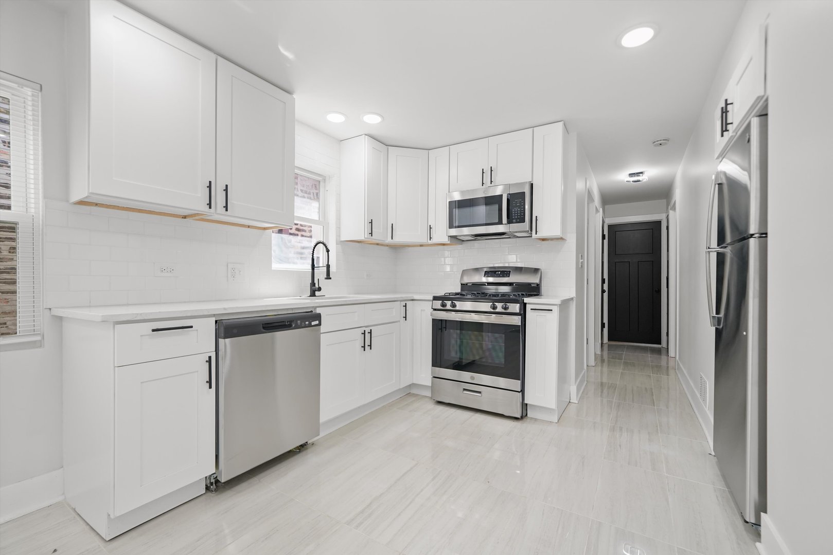 7006 S Bell Avenue, Chicago, IL 60636
