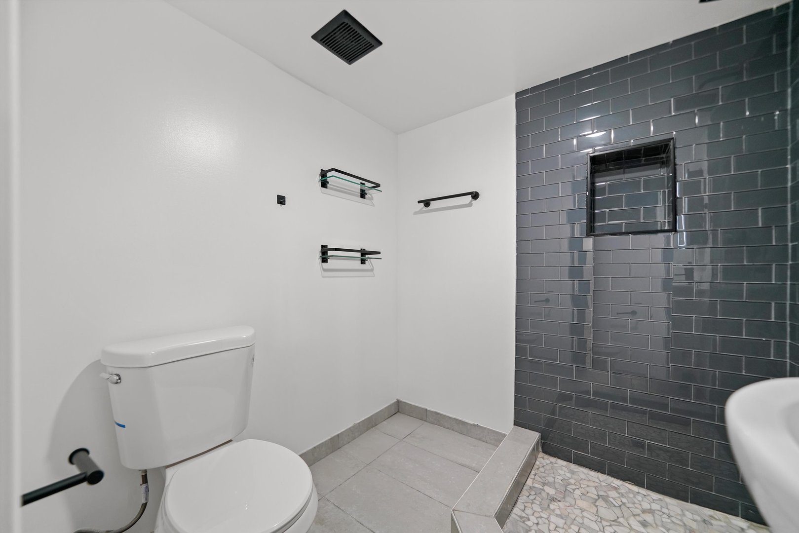 7006 S Bell Avenue, Chicago, IL 60636
