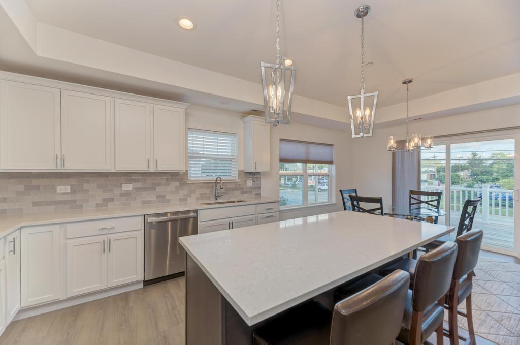 257 MASTERS Drive, Addison, IL 60101