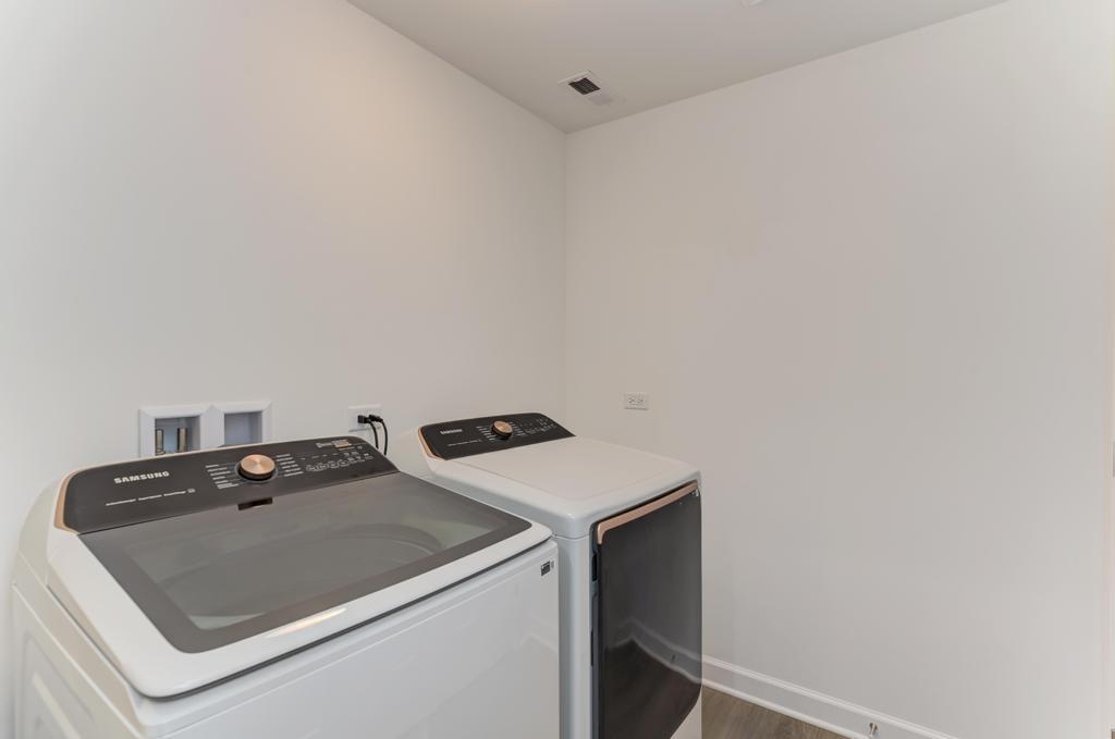 257 MASTERS Drive, Addison, IL 60101