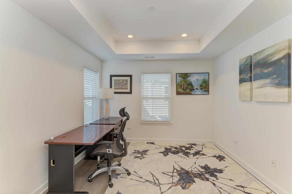 257 MASTERS Drive, Addison, IL 60101