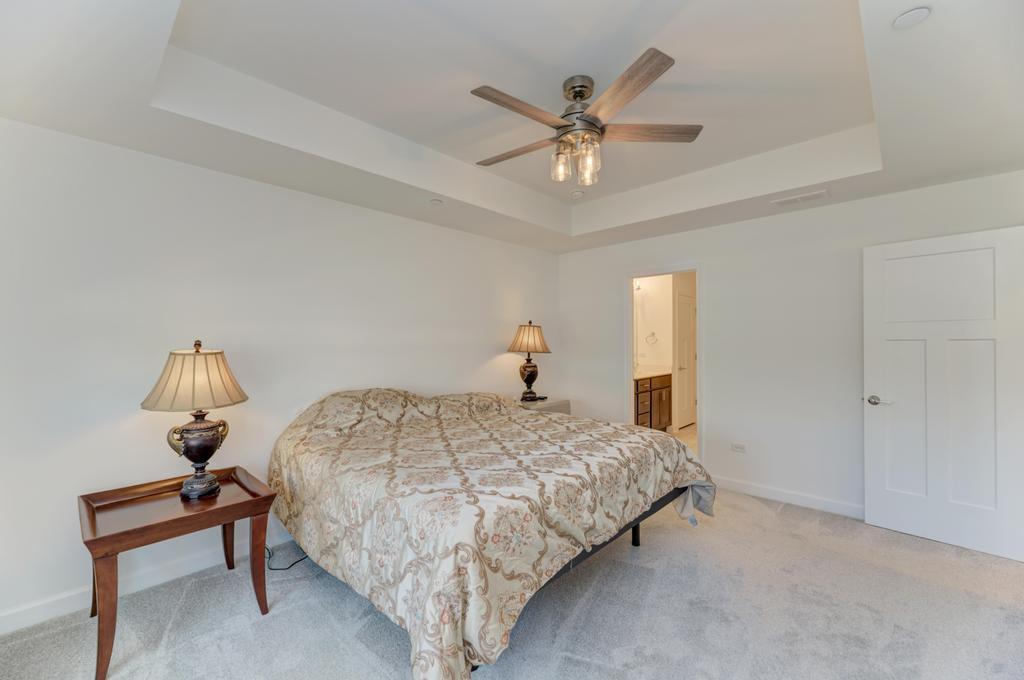 257 MASTERS Drive, Addison, IL 60101