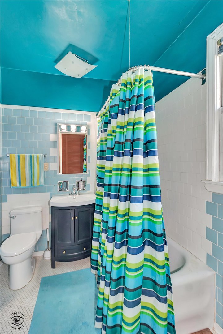 9806 S Vanderpoel Avenue, Chicago, IL 60643