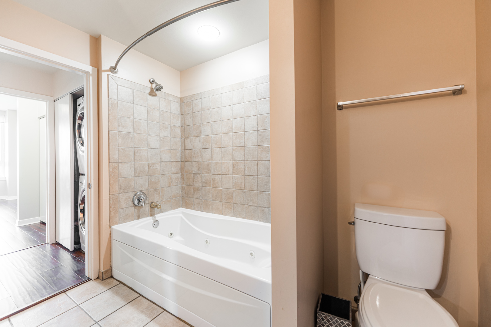 6000 N Cicero Avenue #512, Chicago, IL 60646