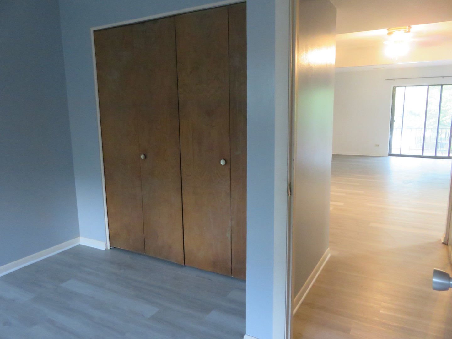 607 N Carroll Parkway #202, Glenwood, IL 60425