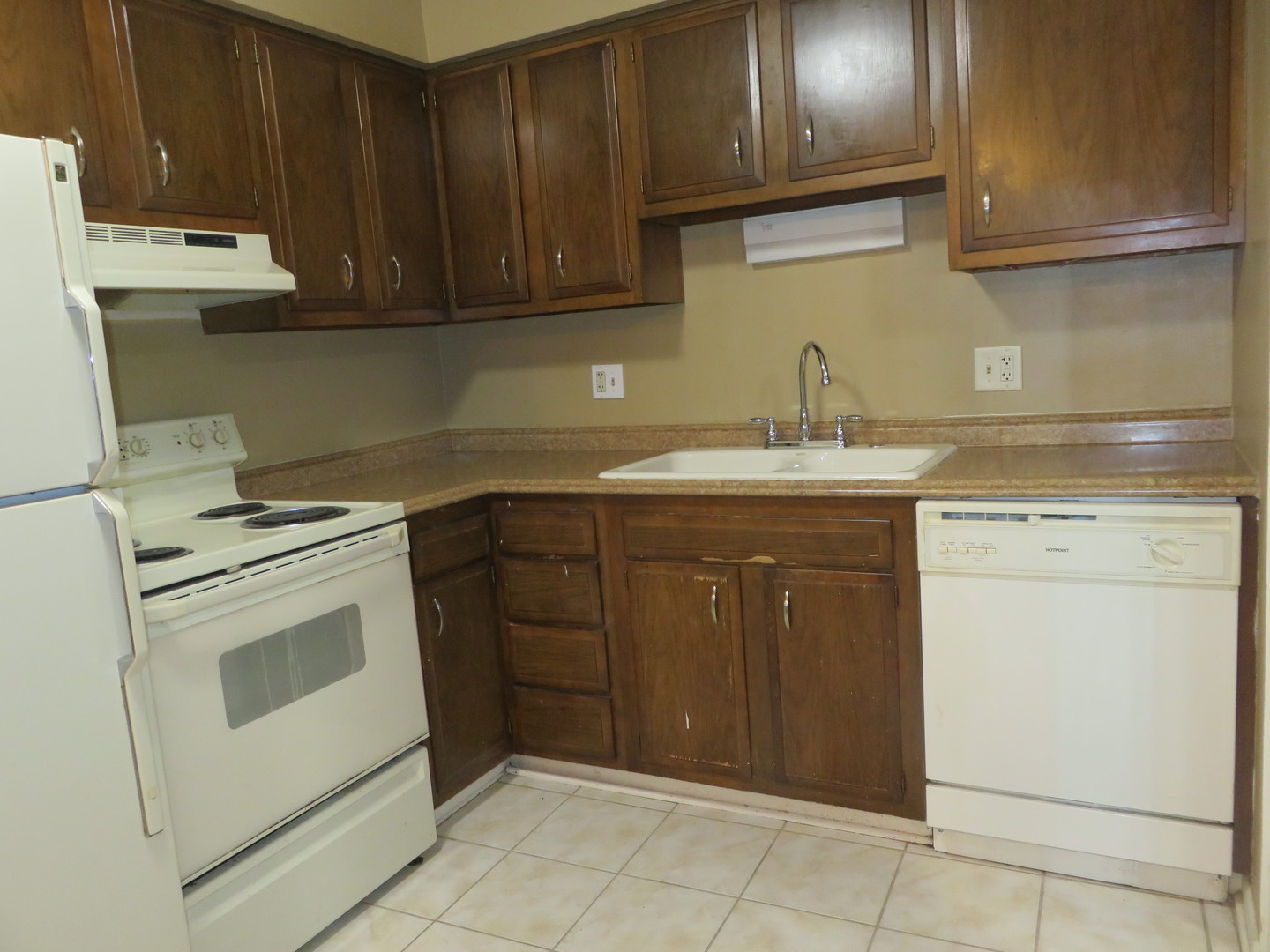 607 N Carroll Parkway #202, Glenwood, IL 60425