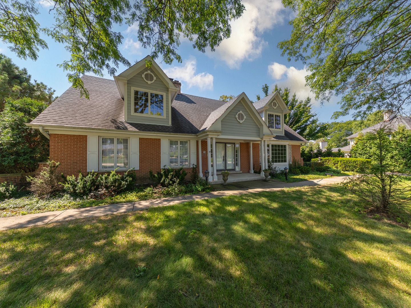 20 Chatham Lane, Oak Brook, IL 60523
