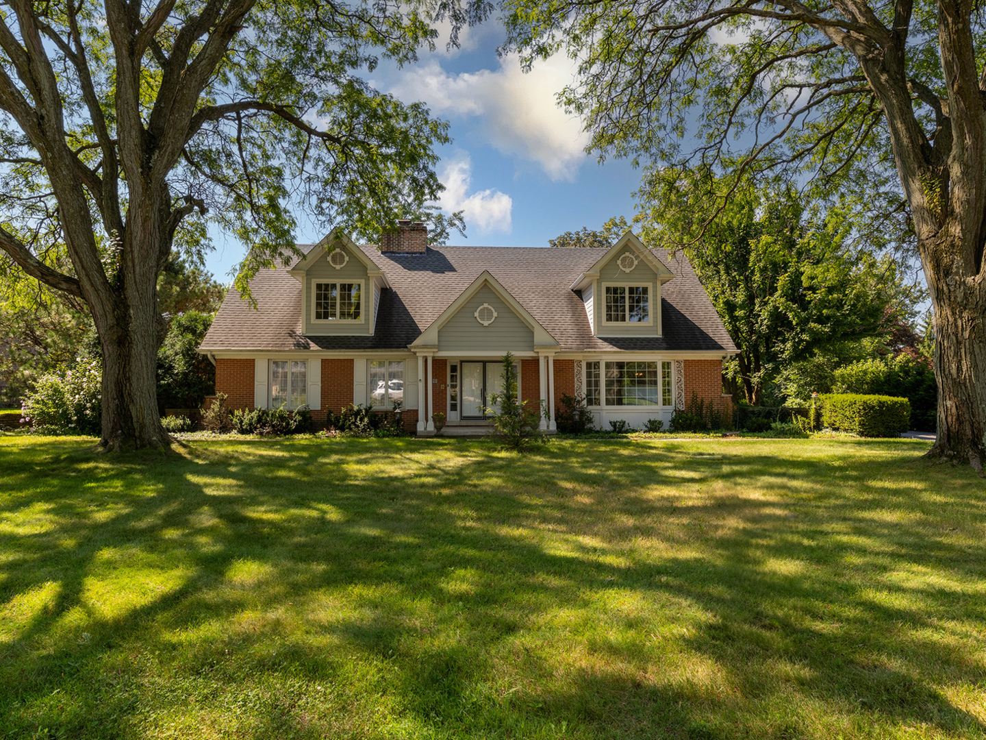 20 Chatham Lane, Oak Brook, IL 60523
