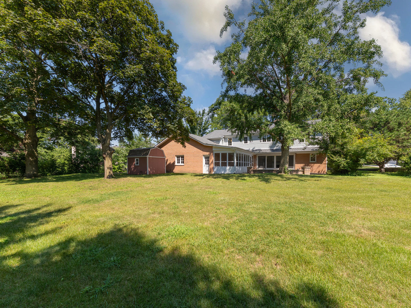 20 Chatham Lane, Oak Brook, IL 60523