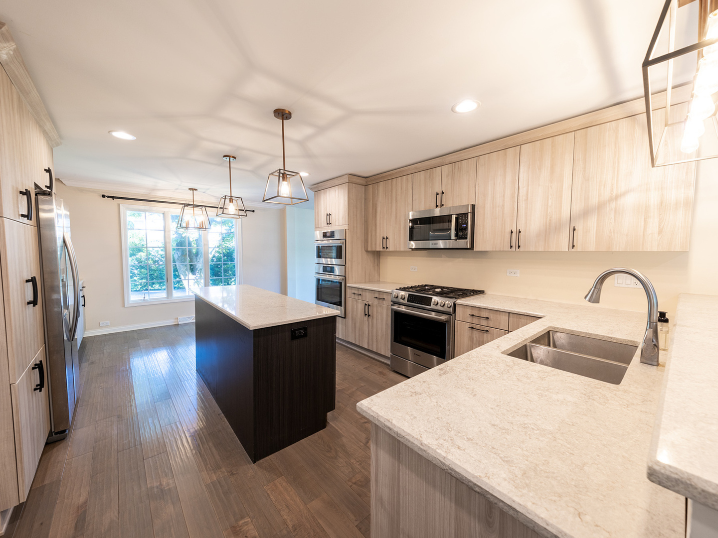20 Chatham Lane, Oak Brook, IL 60523