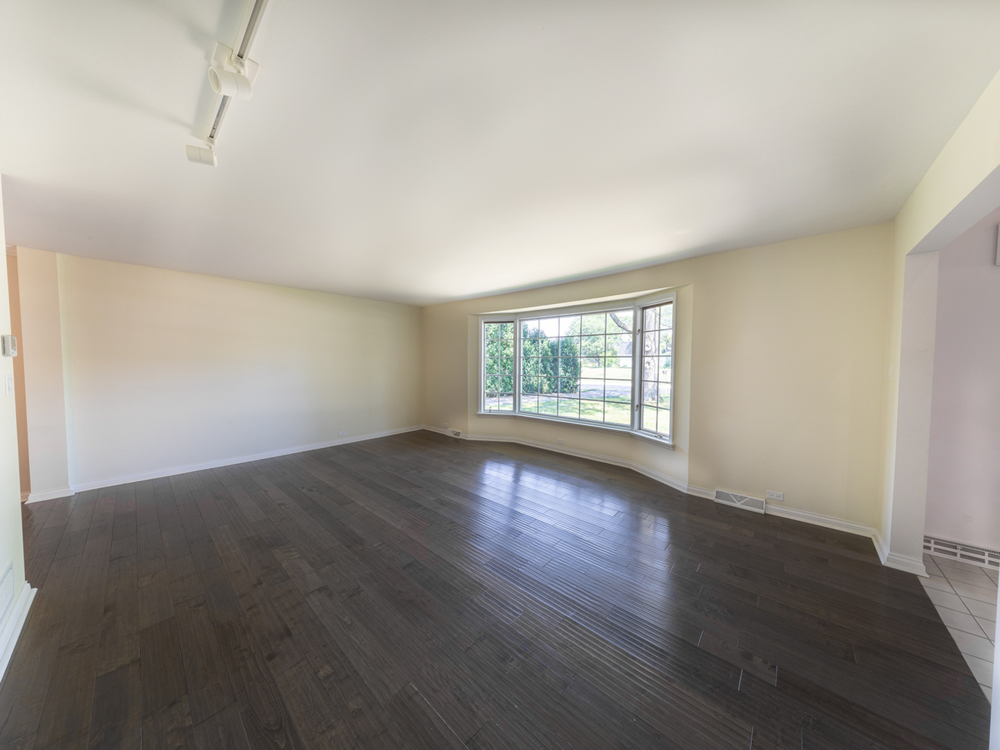 20 Chatham Lane, Oak Brook, IL 60523