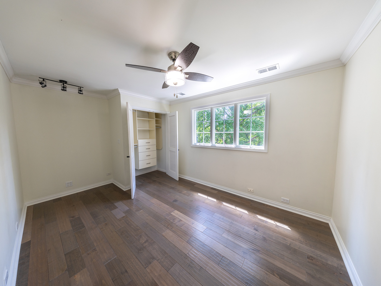 20 Chatham Lane, Oak Brook, IL 60523