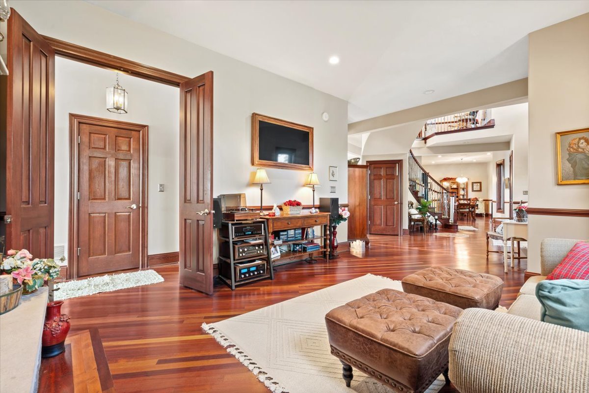 9500 Church Road, Barrington, IL 60010