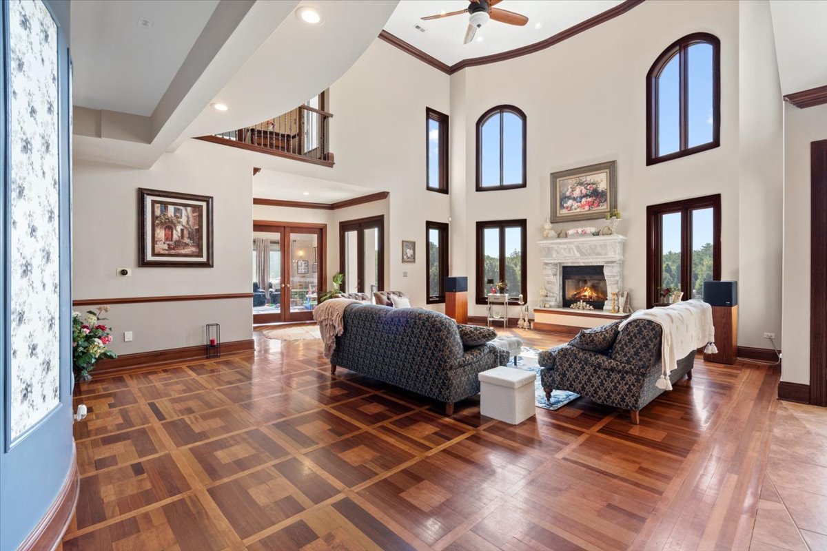 9500 Church Road, Barrington, IL 60010