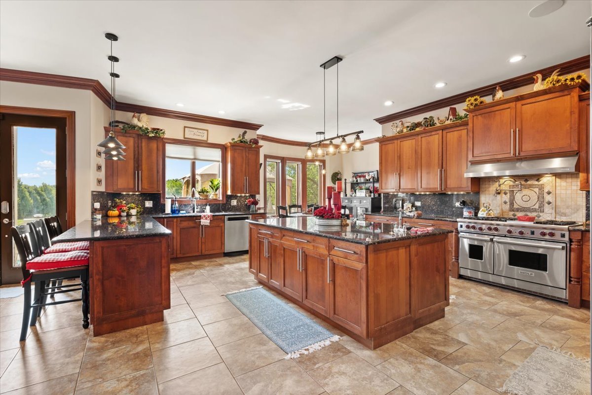 9500 Church Road, Barrington, IL 60010
