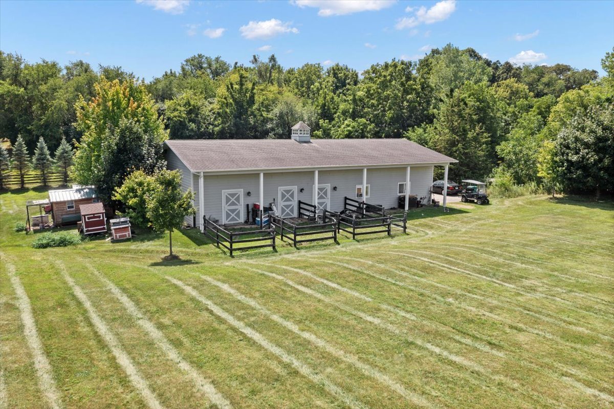 9500 Church Road, Barrington, IL 60010