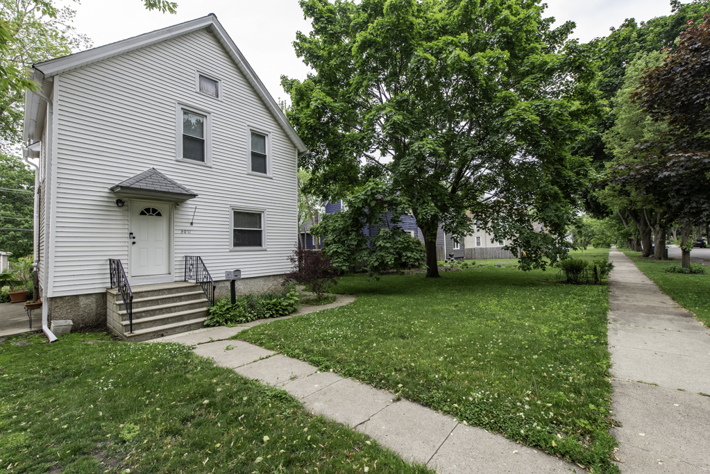 3011 Emmaus Avenue, Zion, IL 60099