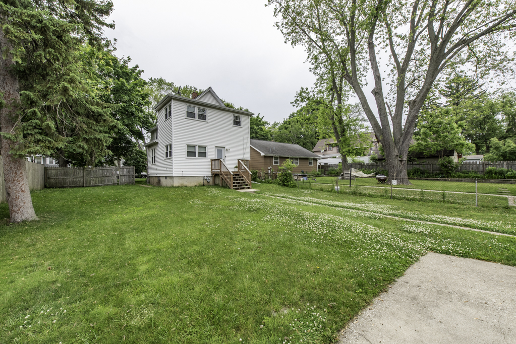 3011 Emmaus Avenue, Zion, IL 60099