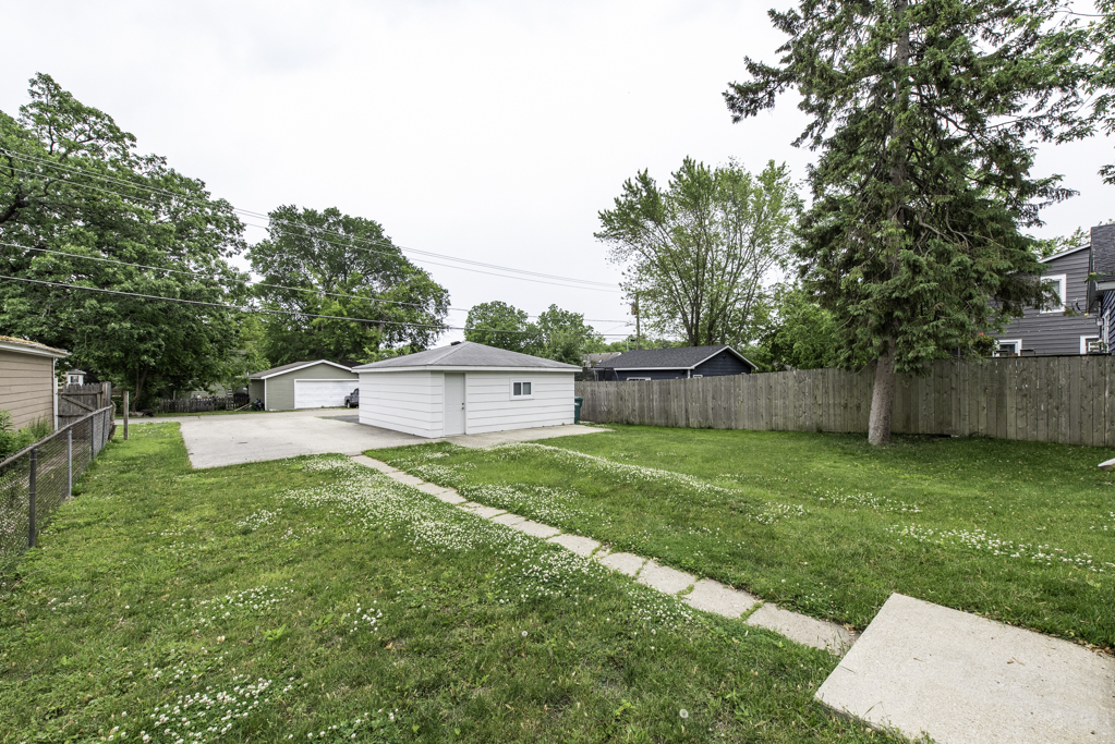 3011 Emmaus Avenue, Zion, IL 60099