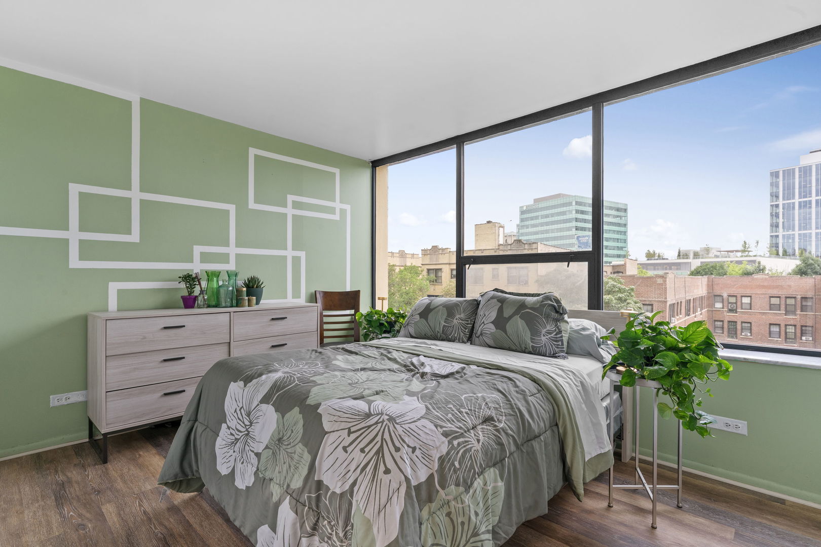 5201 S Cornell Avenue #4B, Chicago, IL 60615
