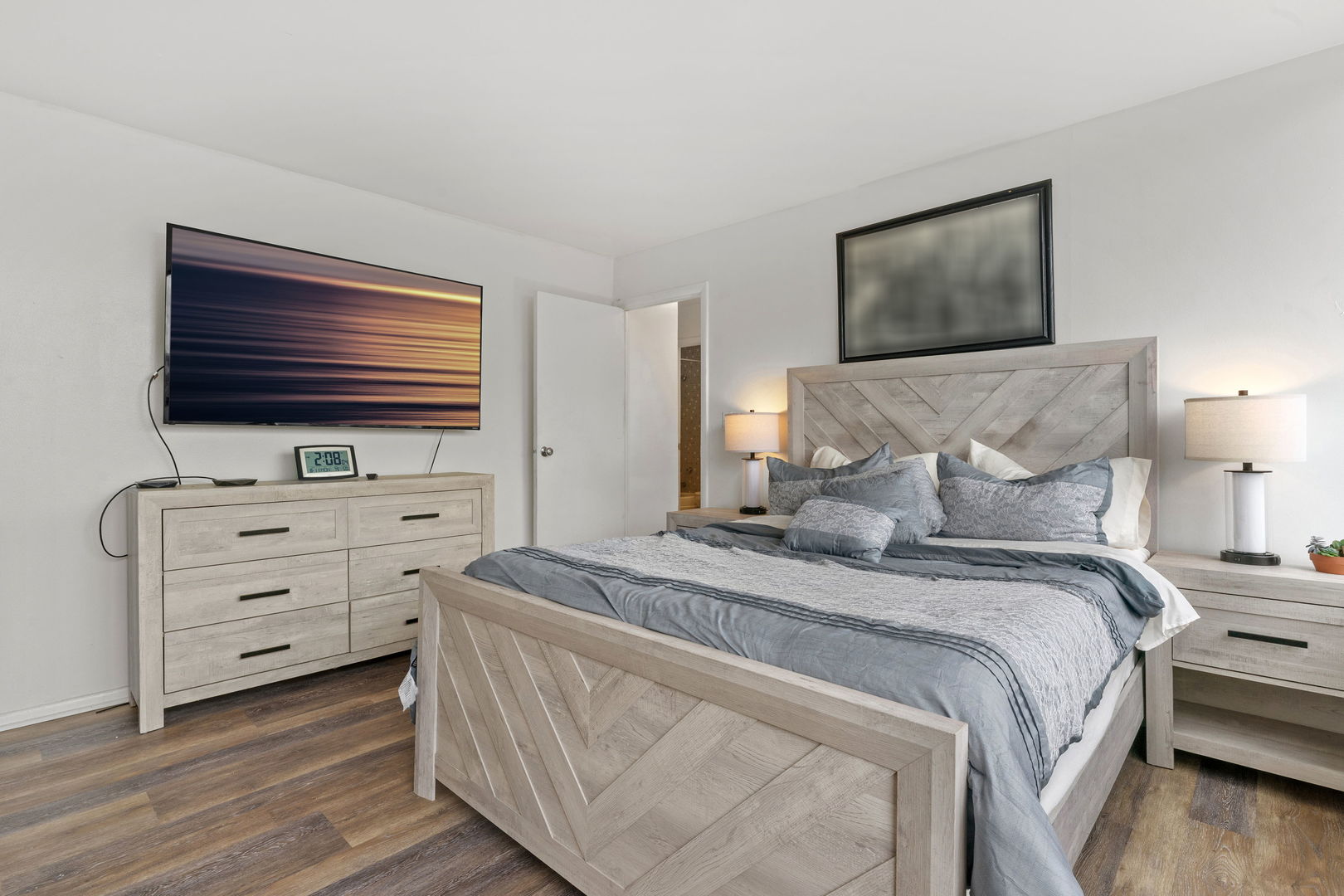 5201 S Cornell Avenue #4B, Chicago, IL 60615