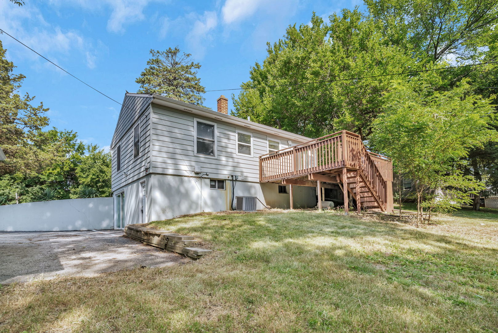 1107 S Hough Street, Barrington, IL 60010
