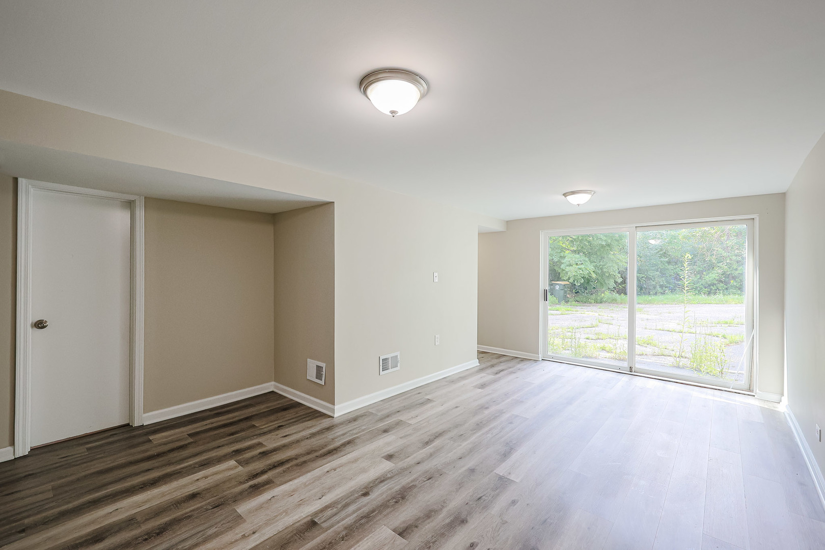 1107 S Hough Street, Barrington, IL 60010
