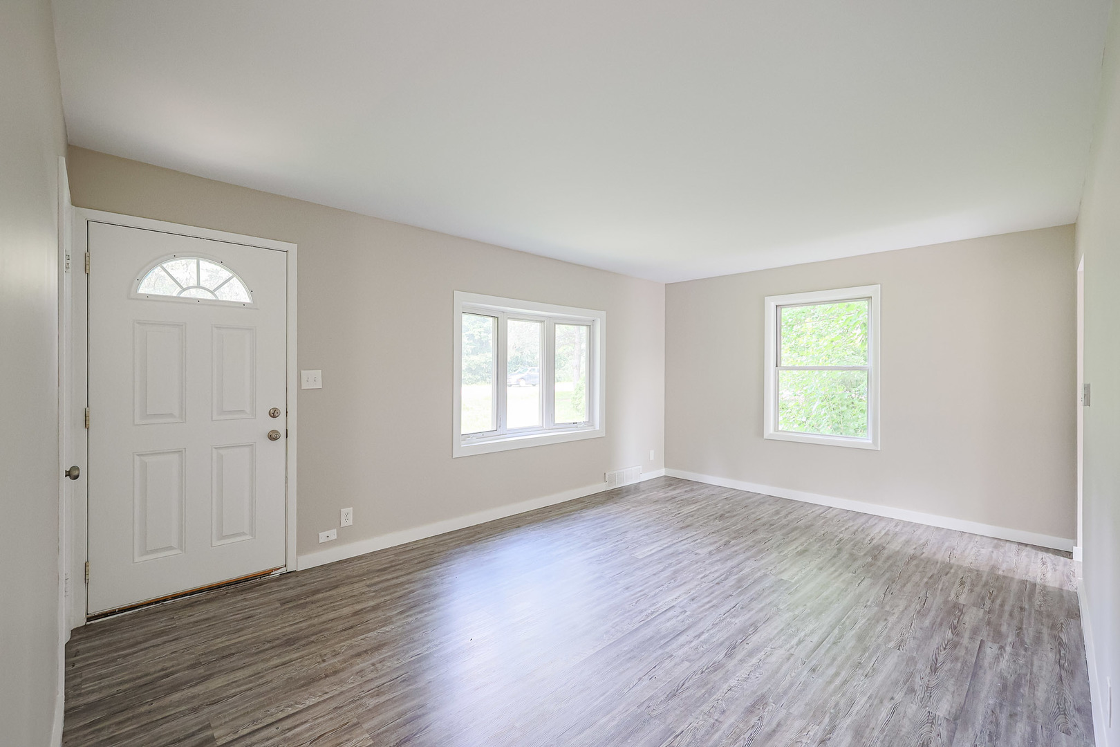1107 S Hough Street, Barrington, IL 60010