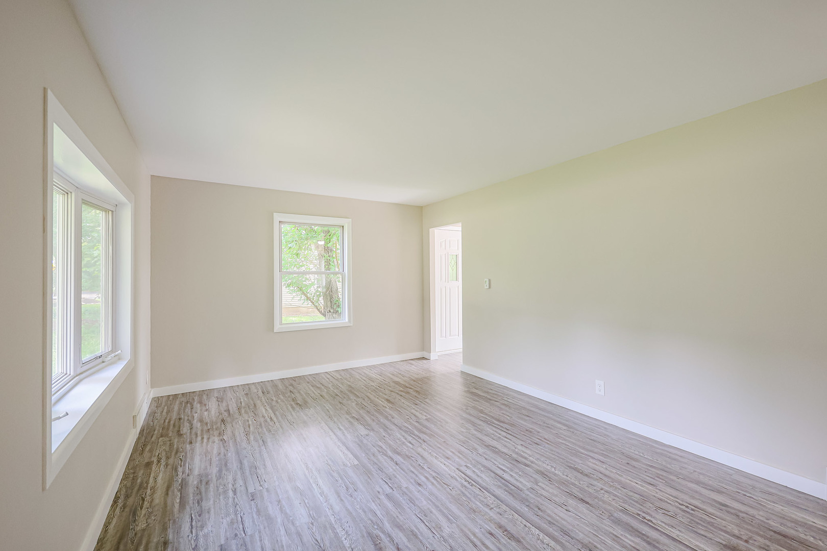 1107 S Hough Street, Barrington, IL 60010