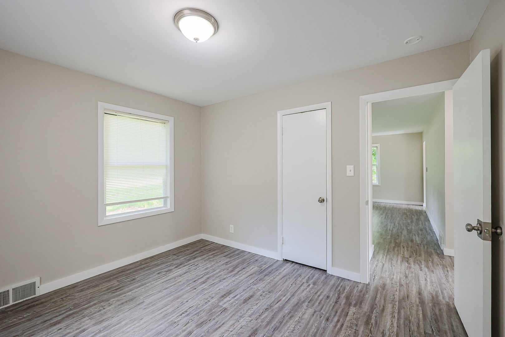 1107 S Hough Street, Barrington, IL 60010