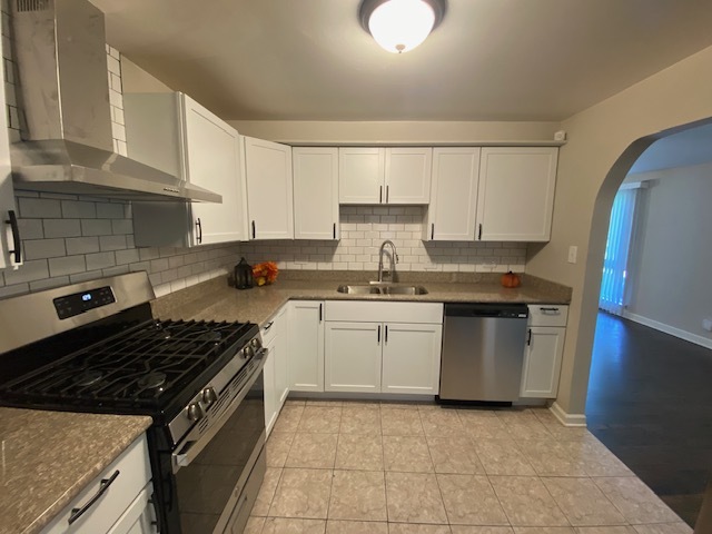 16928 Old Elm Drive, Country Club Hills, IL 60478
