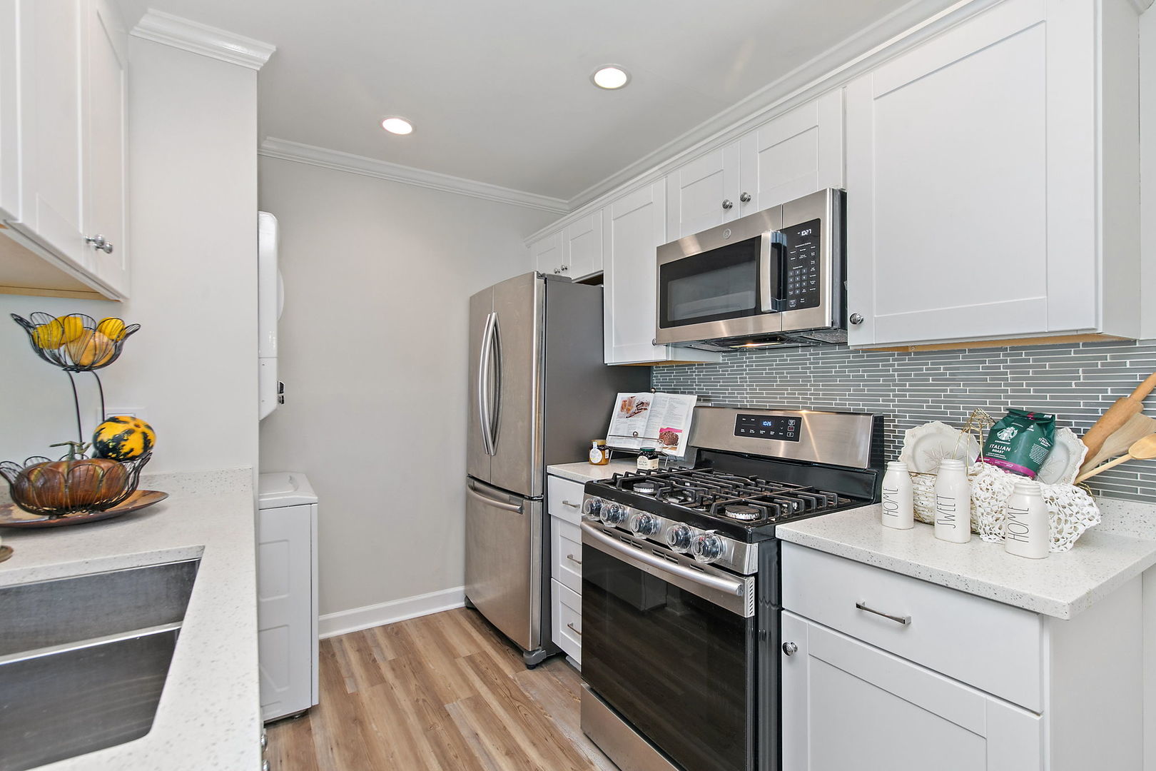 1605 Woodcutter Lane #A, Wheaton, IL 60189