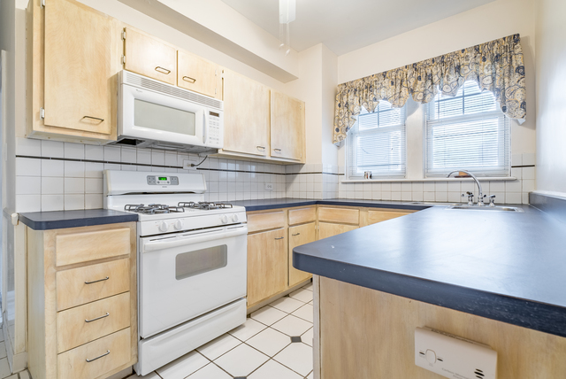 5000 S CORNELL Avenue #3A, Chicago, IL 60615