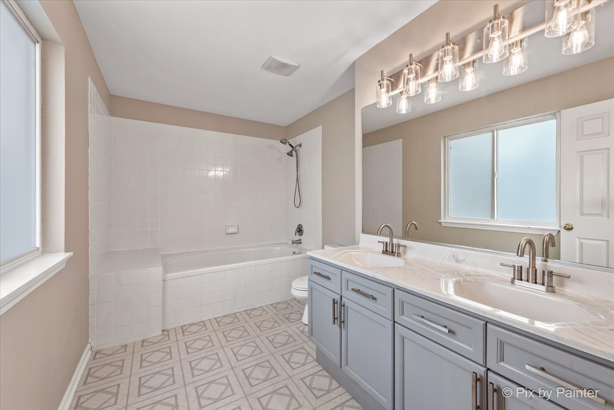 3021 Melbourne Lane, Lake In The Hills, IL 60156