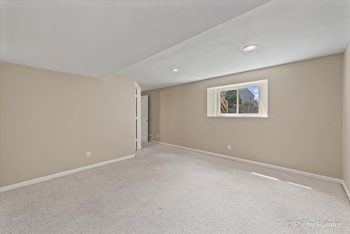 3021 Melbourne Lane, Lake In The Hills, IL 60156