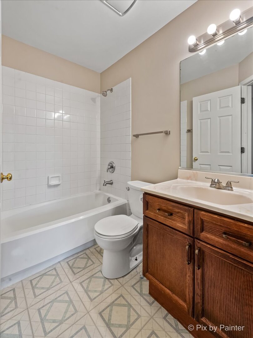3021 Melbourne Lane, Lake In The Hills, IL 60156