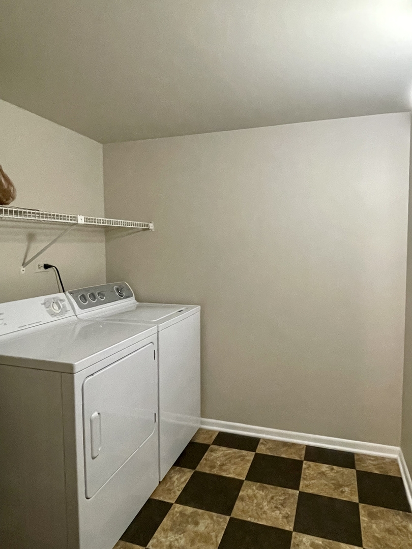 511 Aurora Avenue #608, Naperville, IL 60540