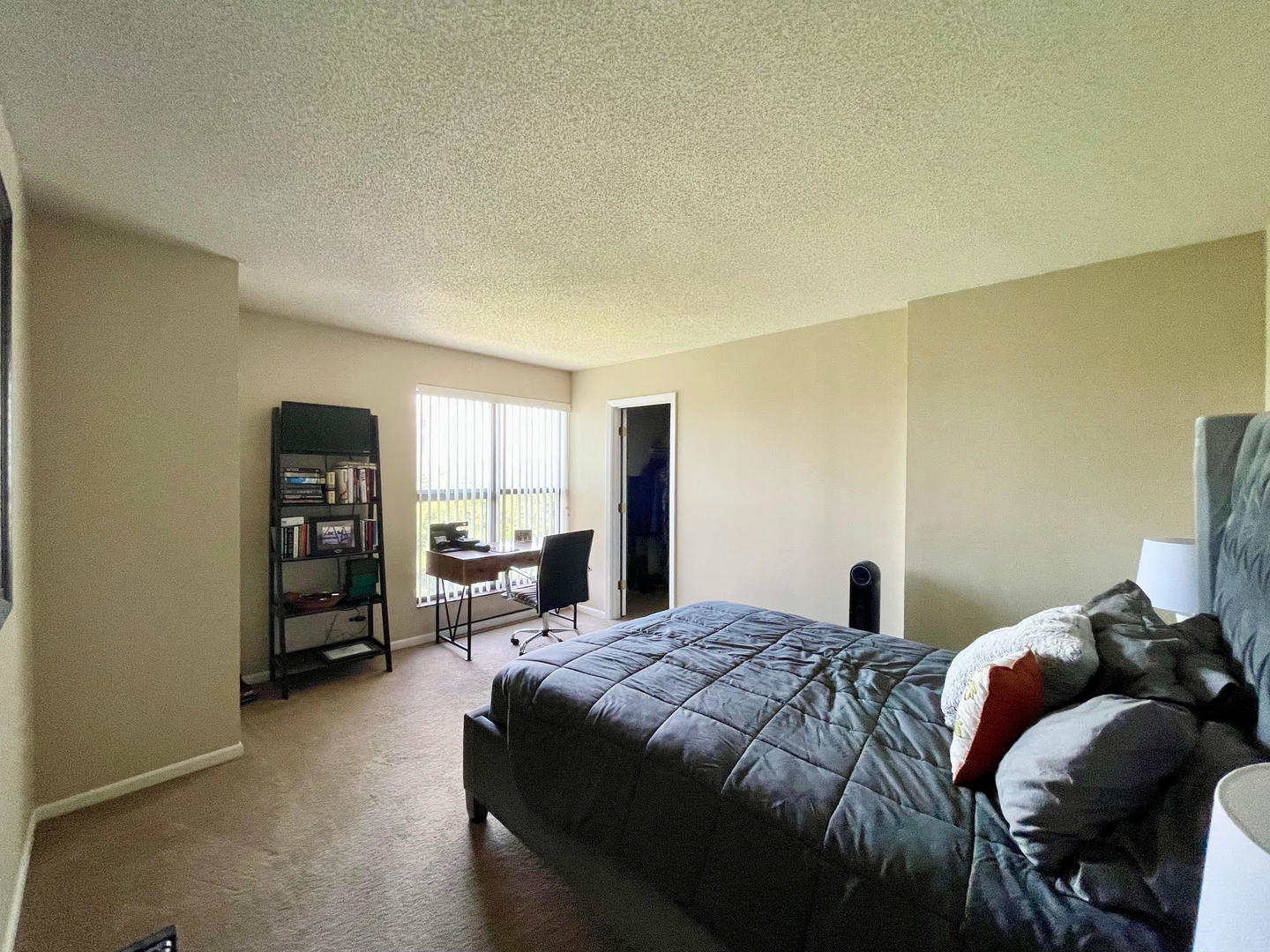 511 Aurora Avenue #608, Naperville, IL 60540