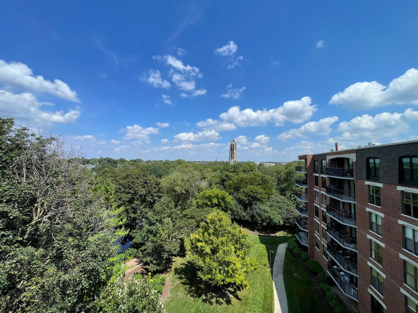 511 Aurora Avenue #608, Naperville, IL 60540