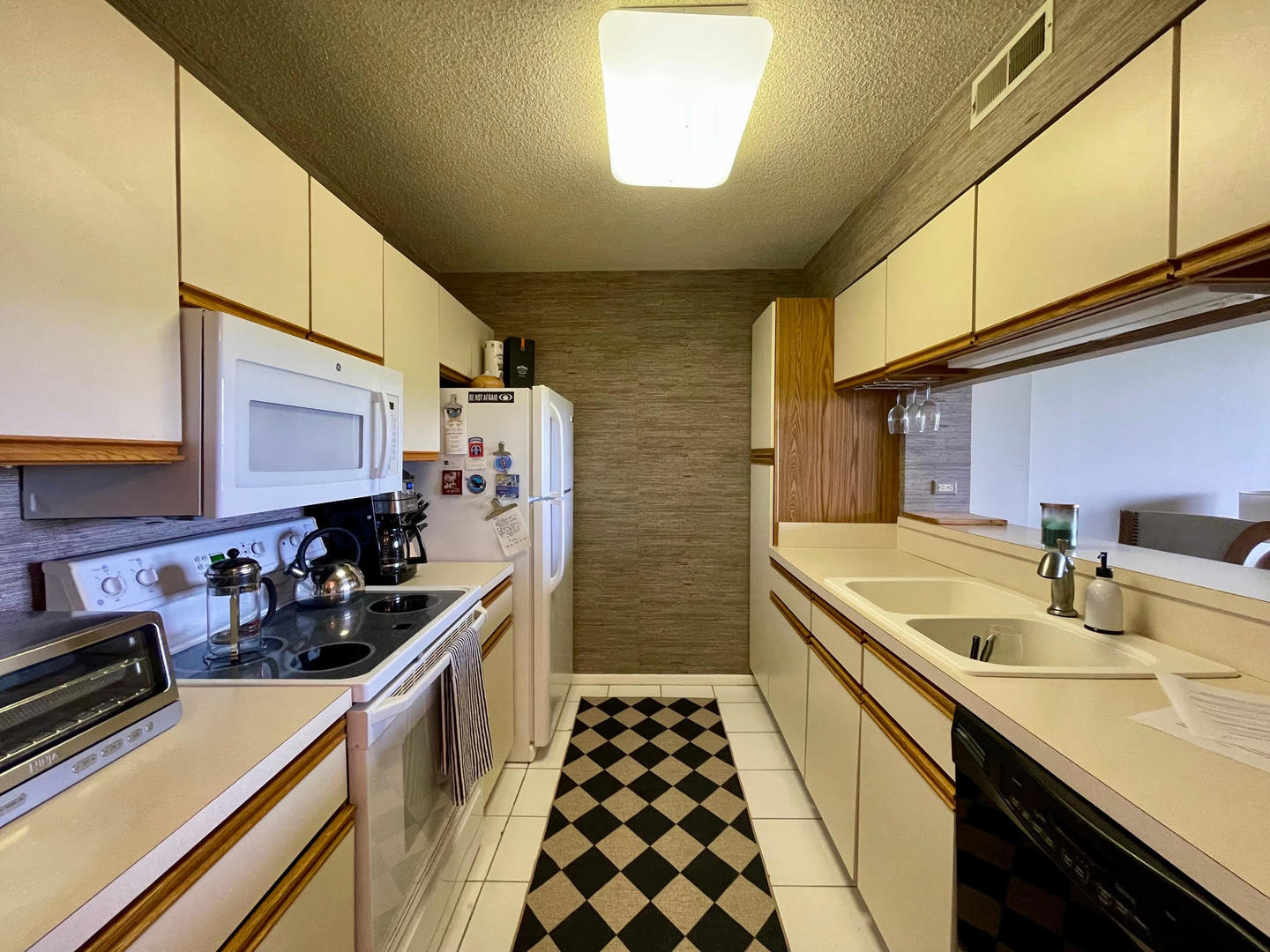 511 Aurora Avenue #608, Naperville, IL 60540