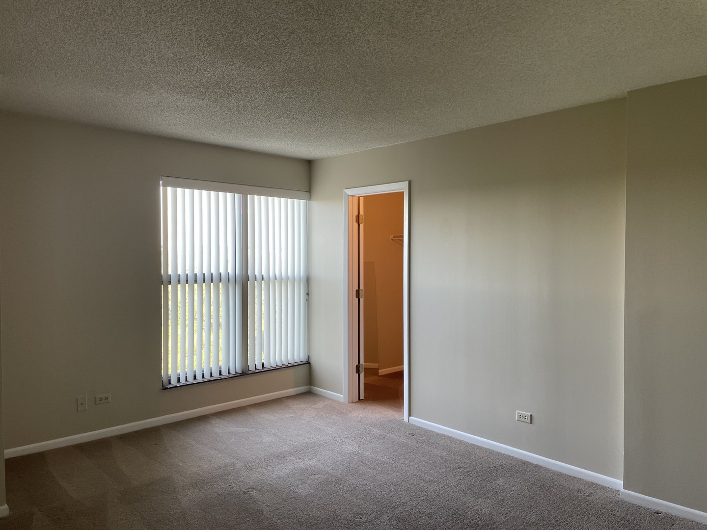 511 Aurora Avenue #608, Naperville, IL 60540