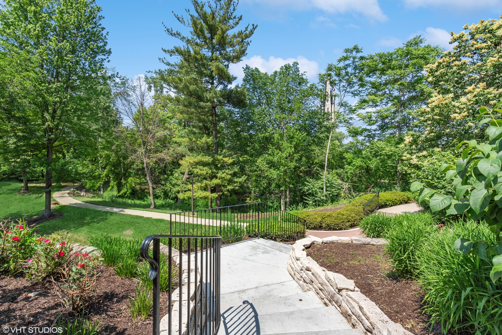 511 Aurora Avenue #608, Naperville, IL 60540