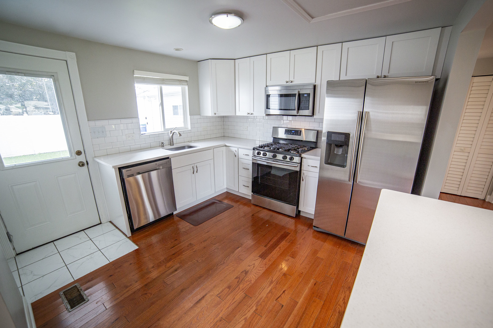4560 W 89th Street, Hometown, IL 60456