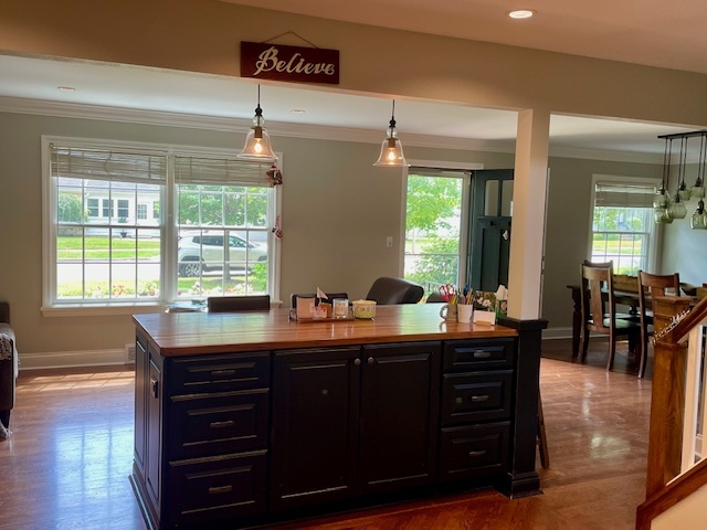 630 McKinley Avenue, Libertyville, IL 60048