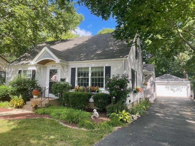 630 McKinley Avenue, Libertyville, IL 60048